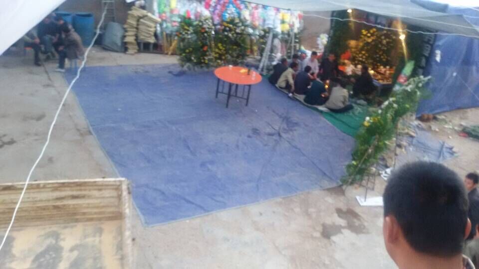 旦八街道上白事