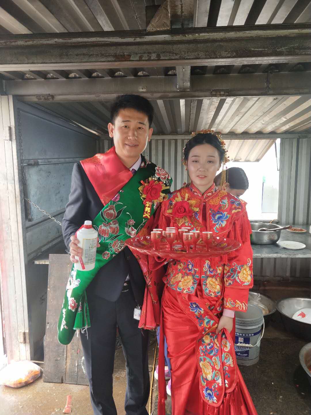 志丹县旦八镇小山村  祝新郎新娘辛福一生