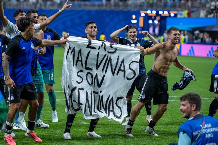 美媒称FIFA取消世界杯股份出售计划 穆德里克解禁复出