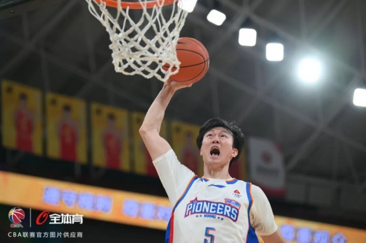 天津先行者续约五将 何佳轩以U21最佳得分手身份上调一队