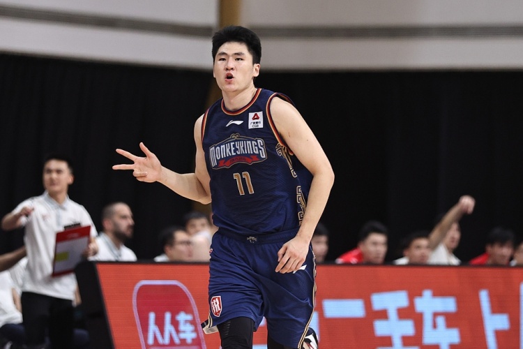 赵柏清赴日加盟秋田北部喜悦 媒体人付政浩：同曦须在明年7月前转让其D类优先续约权