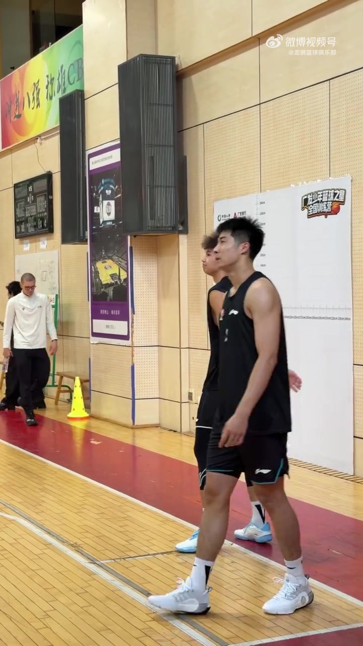 陈国豪归队广州男篮 郭艾伦同场参与合练
