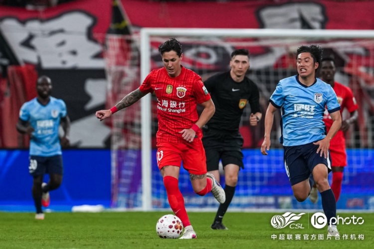 李新翔补时头球救主 海港1-1大连英博