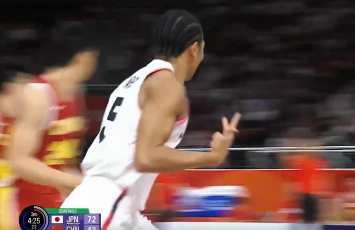 无语了！日本男篮连续得分 中国男篮落后达到全场最高的35分…
